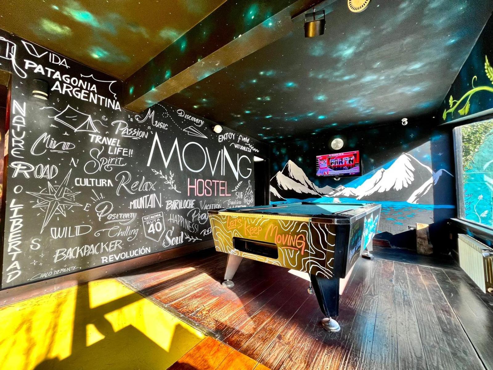 Moving Hostel Travel Bar Сан Карлос де Барилоче Екстериор снимка