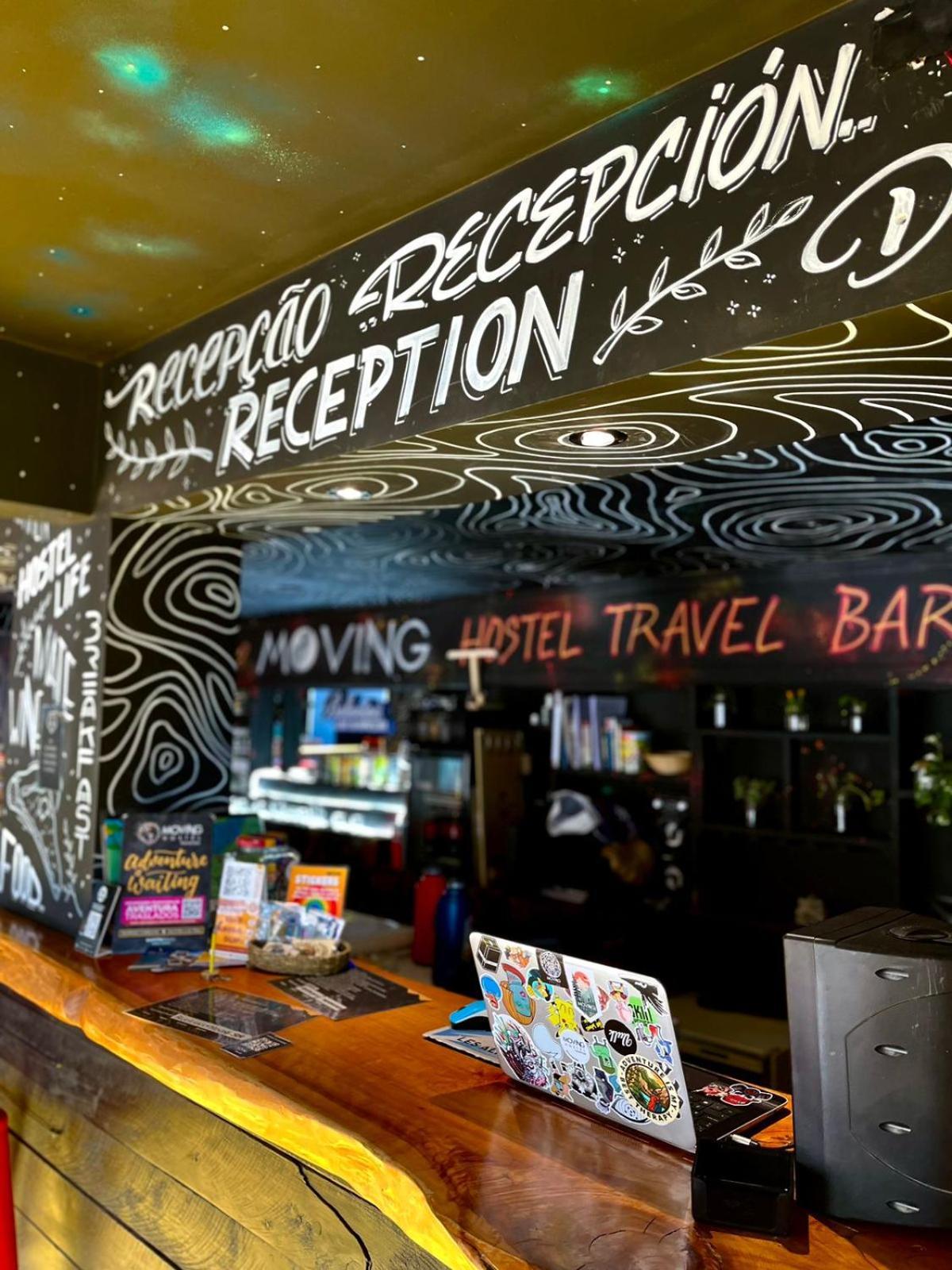 Moving Hostel Travel Bar Сан Карлос де Барилоче Екстериор снимка