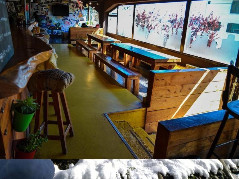Moving Hostel Travel Bar Сан Карлос де Барилоче Екстериор снимка